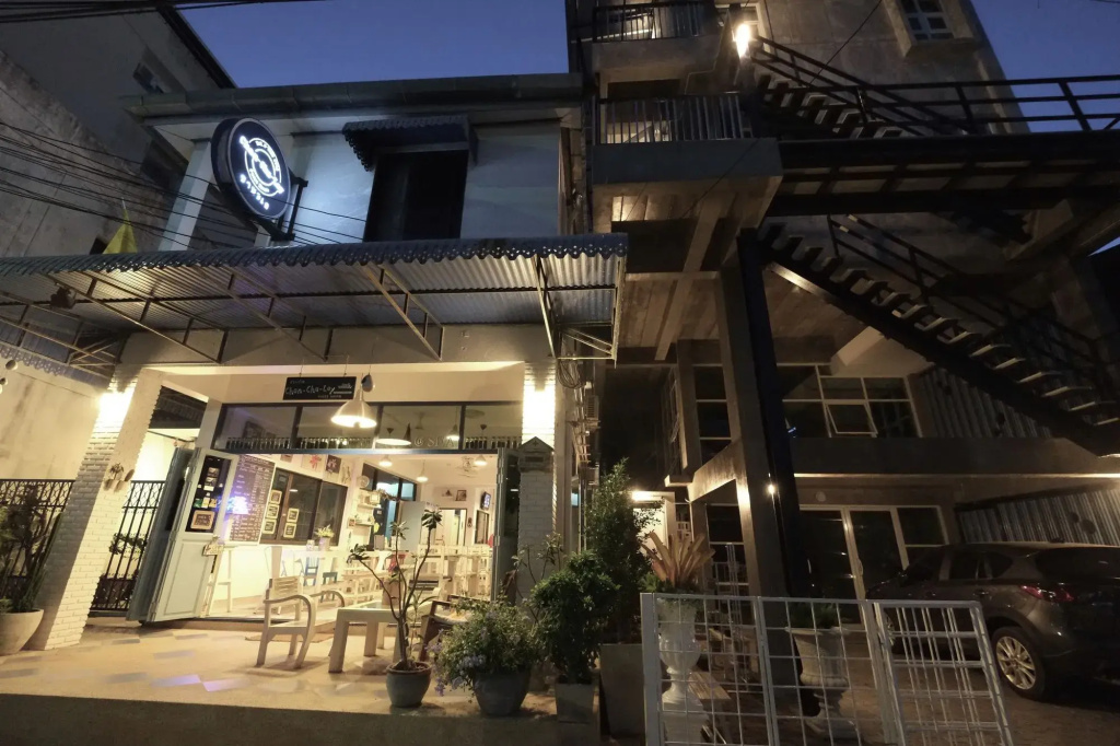 Chanchalay Hip Hostel SHA Extra Plus
