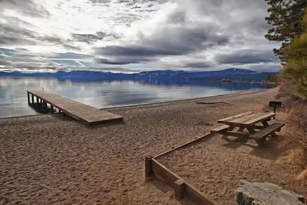 Tahoe City Condo for 8 Slopes Beach Town by Sierra Getaways