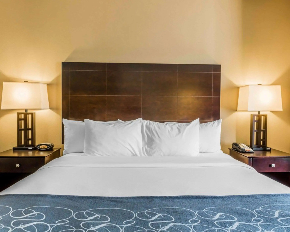 Comfort Suites Pell City near Logan Martin Lake