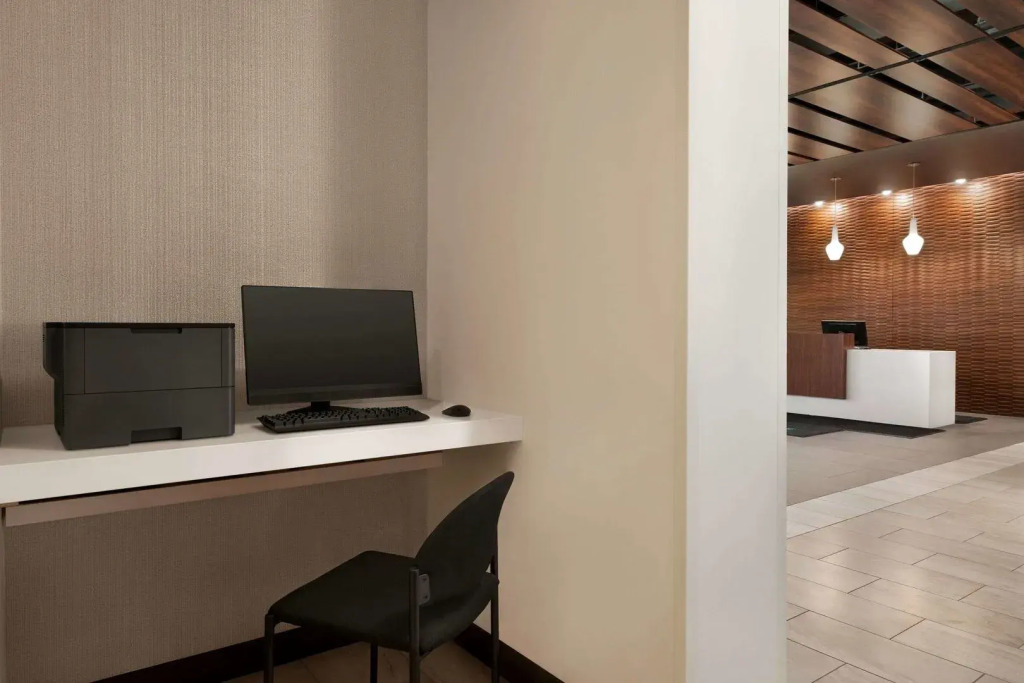 Courtyard by Marriott Seattle SeaTac Airport