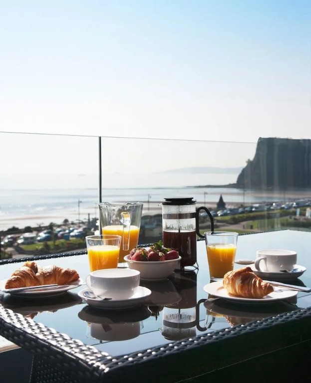 Riviera Apartments - Five Stylish Penthouse Apartments with Unrivalled Sea Views of Teignmouth, Shaldon, The Jurassic Coastline & The Teign Estuary