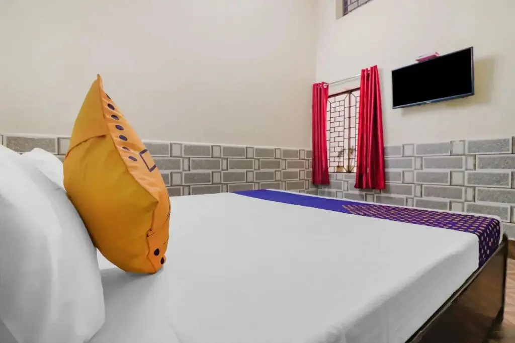 R N Residency by OYO Rooms
