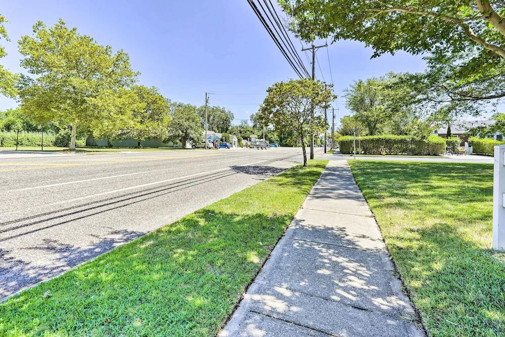 Cape May Quad Unit w/ Deck ~ Half-mi to the Beach!