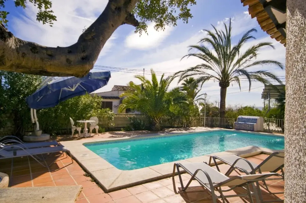 Villa - 4 Bedrooms with Pool and WiFi - 104982