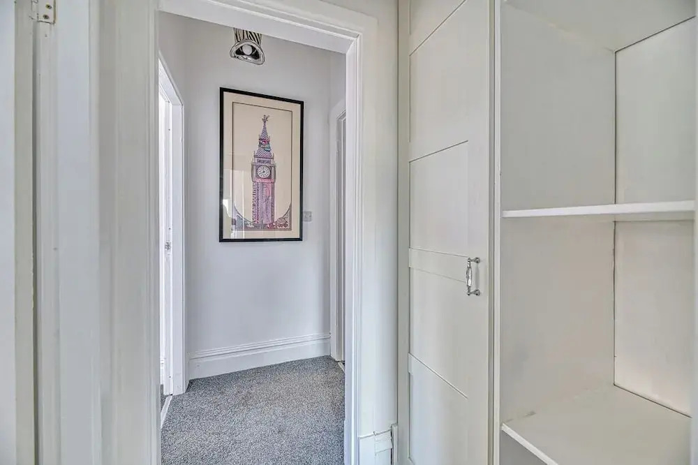Three Bed Apartment by Guestz