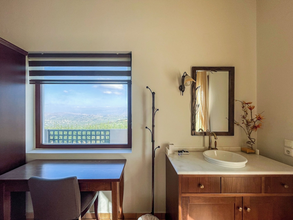 Luxurious Panoramic View Villa