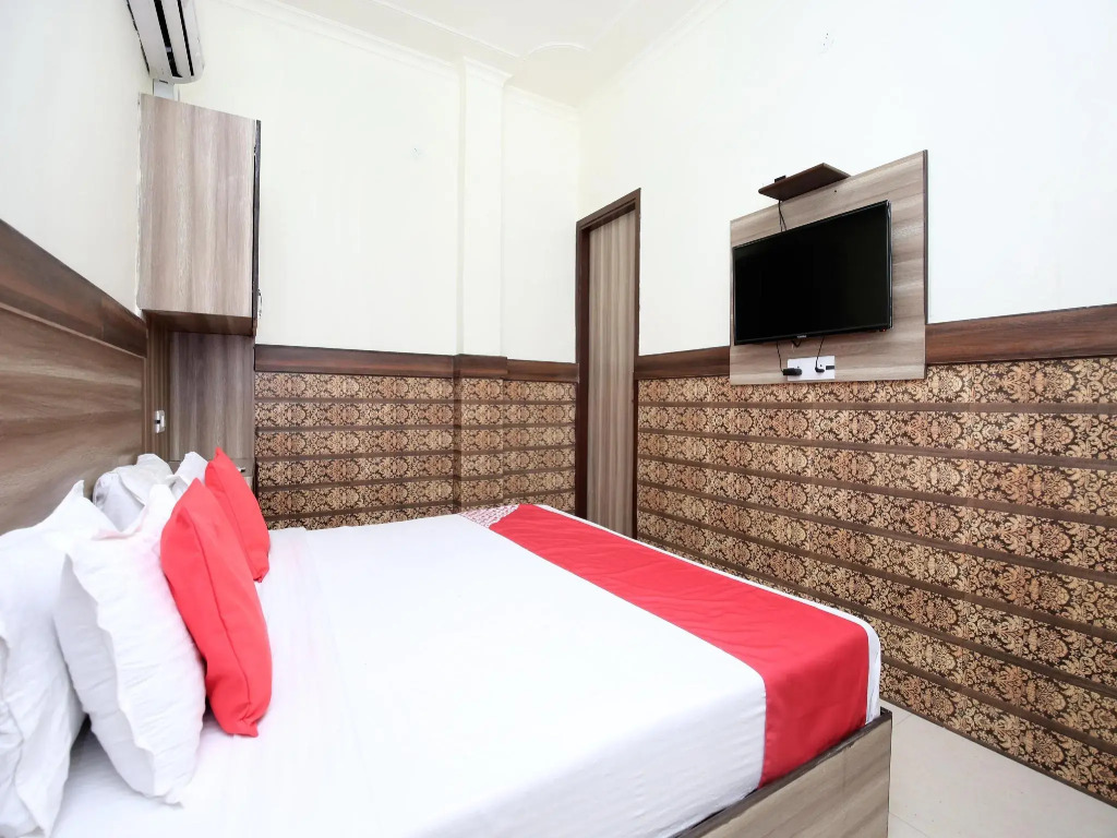 OYO 14784 Angad Residency
