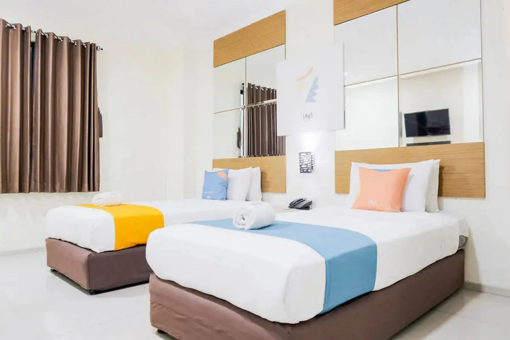 Super OYO Townhouse OAK Hotel Fiducia Serpong