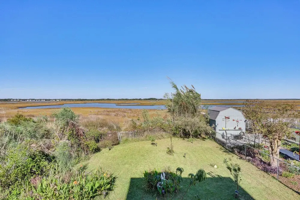 Walk to Beach: Duplex in North Topsail Beach!