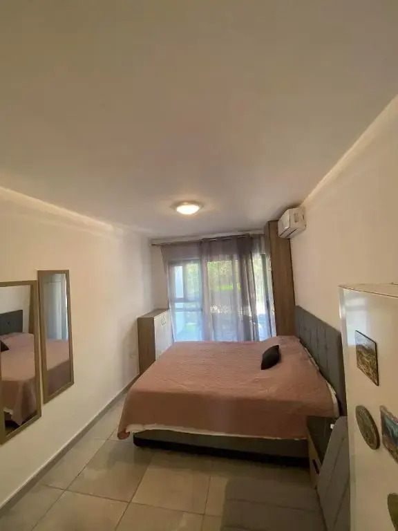 Ground Floor Studio (Fully renovated)