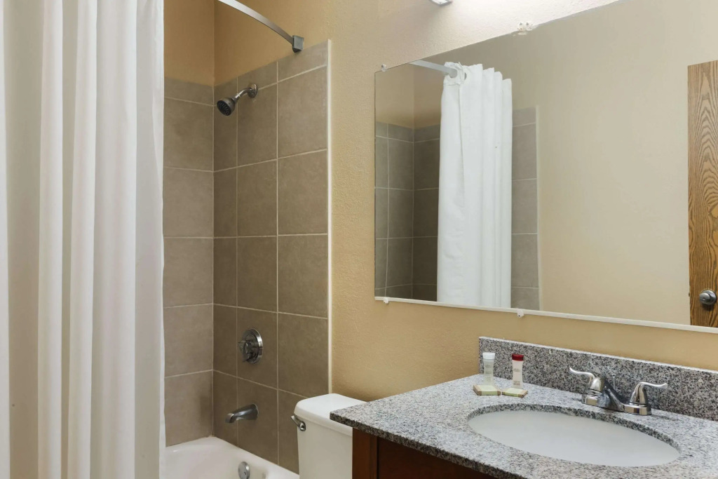 Super 8 by Wyndham Taylor/Detroit Area