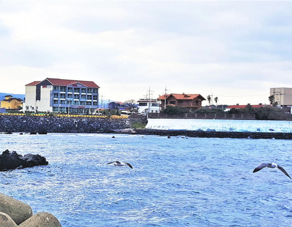 Sunbeach Resort