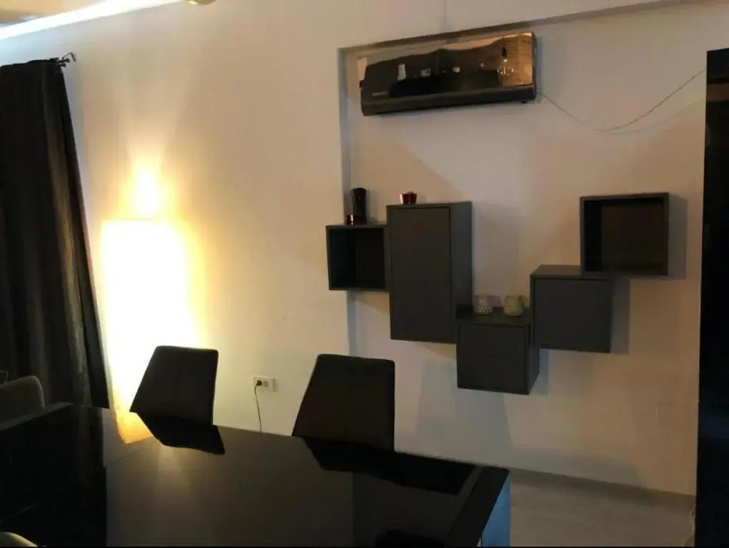 LUXURY APARTMENT III g