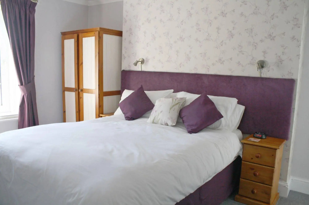 Edale House