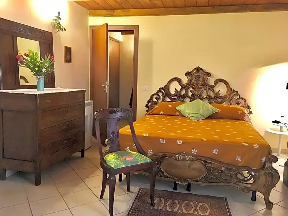 Antic Etrurian Inn