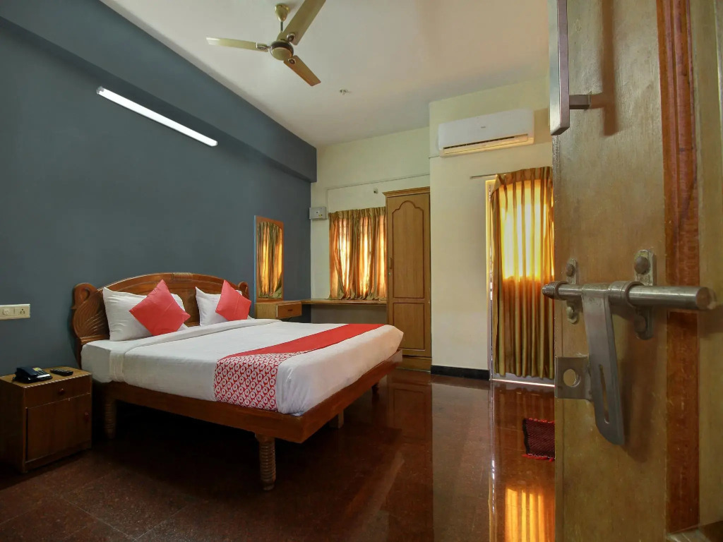 OYO 16345 PKN Residency