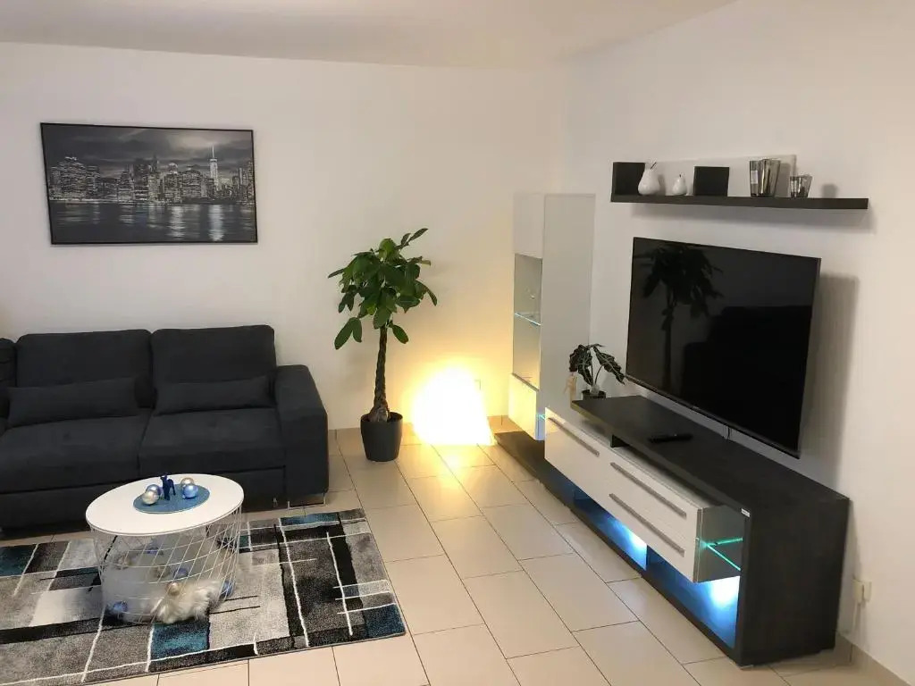 Ferienwohnung Holiday Home mit Netflix