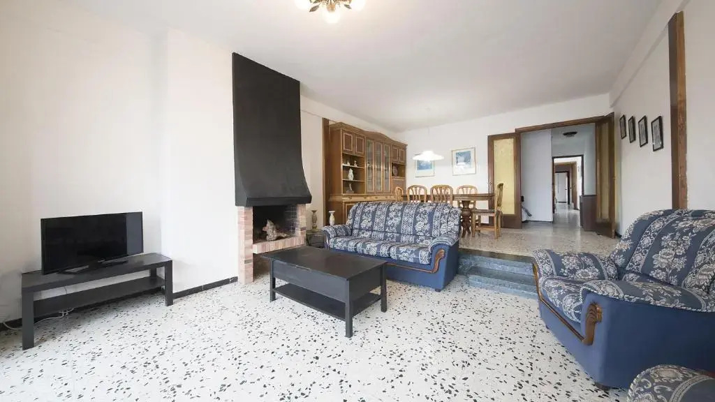 R28 Apartamento Montserrat 11-3