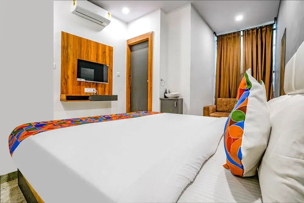 Fabhotel Prime Dumas