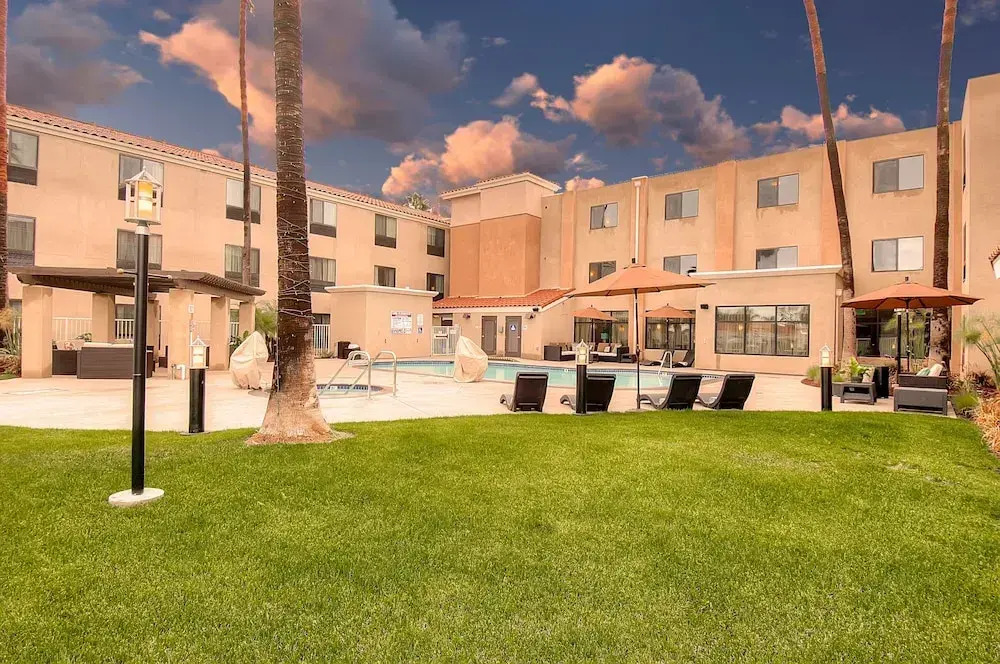 Quality Inn & Suites North- Legoland Area