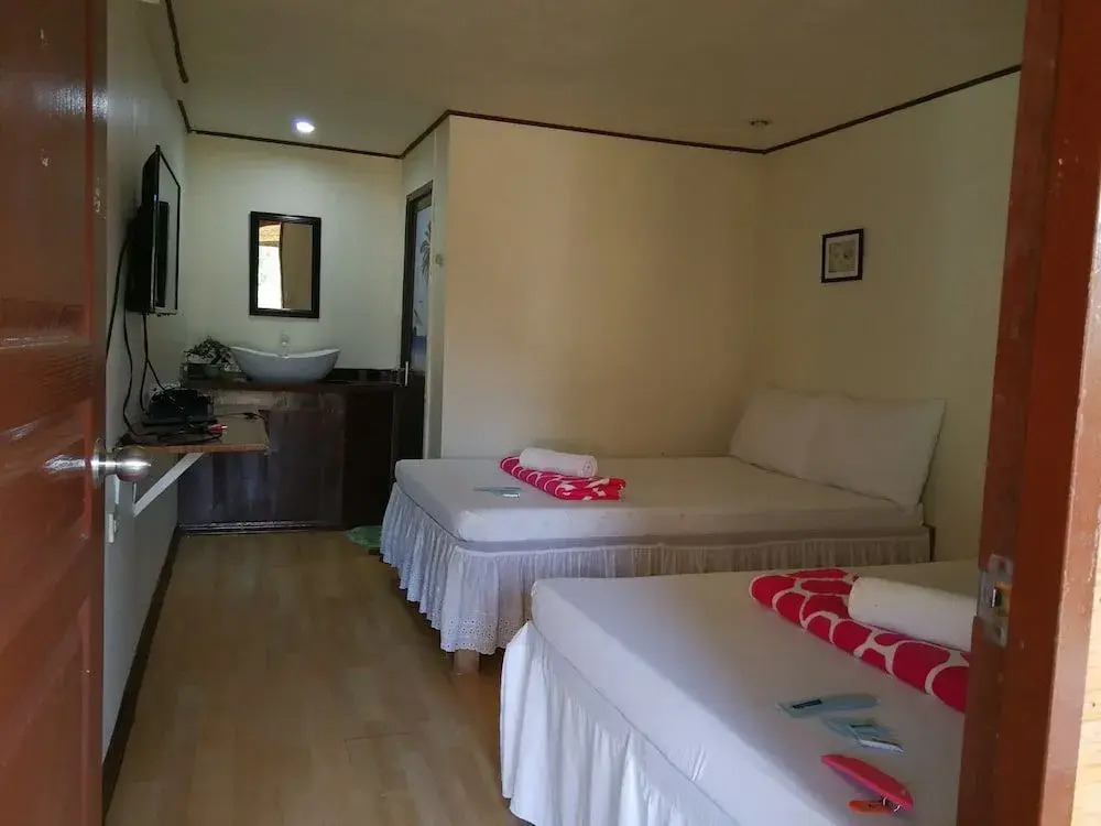 Paniman Bay lodge