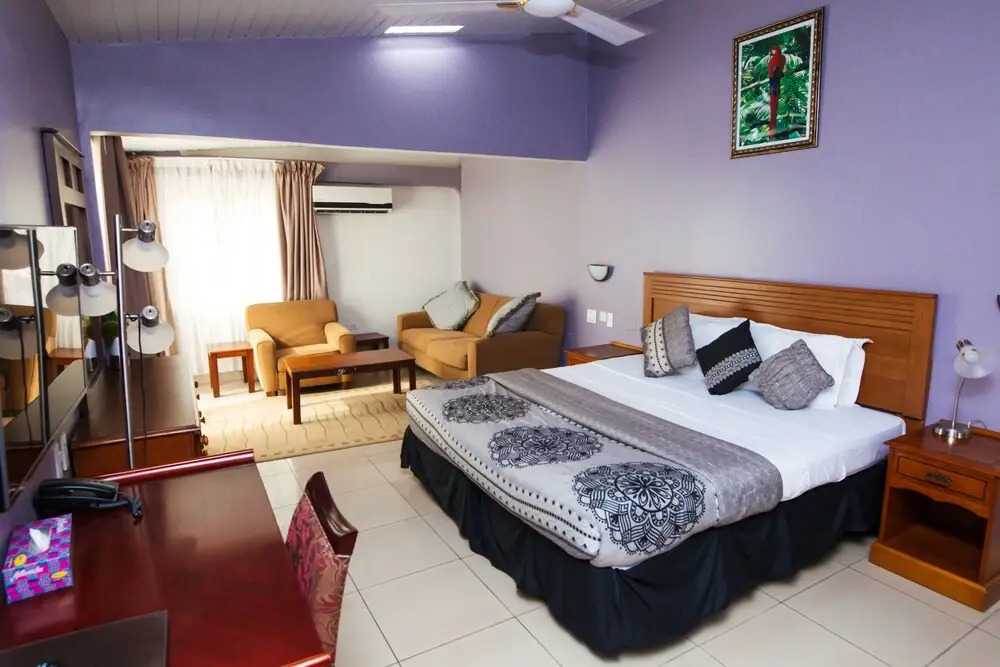 Crismon Hotel