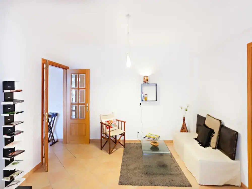 Alameda in Faro With 2 Bedrooms and 1 Bathrooms
