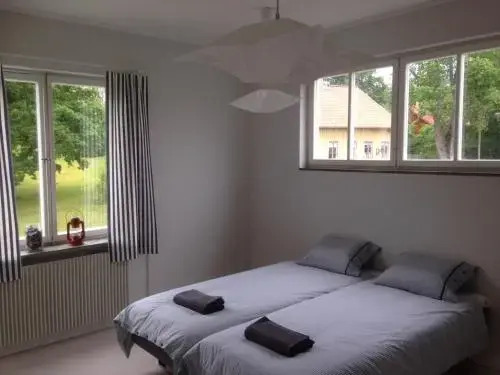 Brukets Marina Guest House