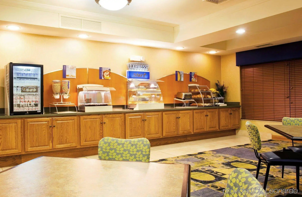 Holiday Inn Express Hotel & Suites Chicago South Lansing by IHG