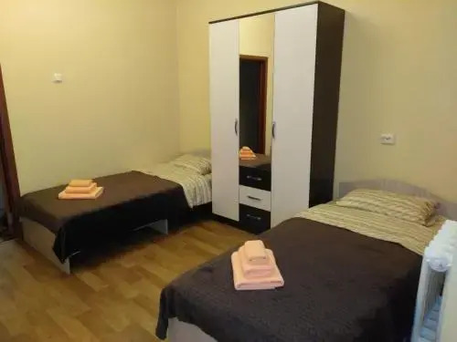 Elas Hotel