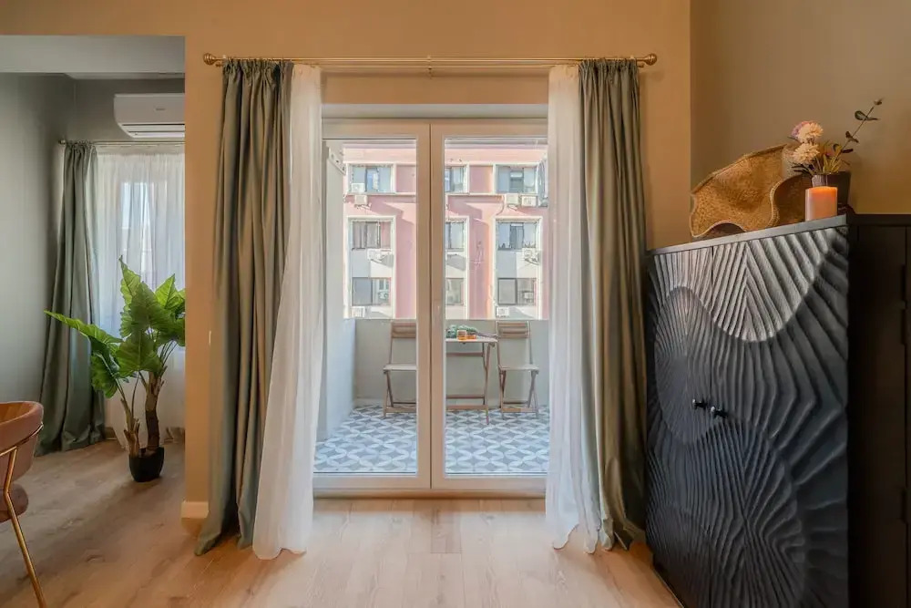 Stunning 2BR With Balcony on Piata Universitatii