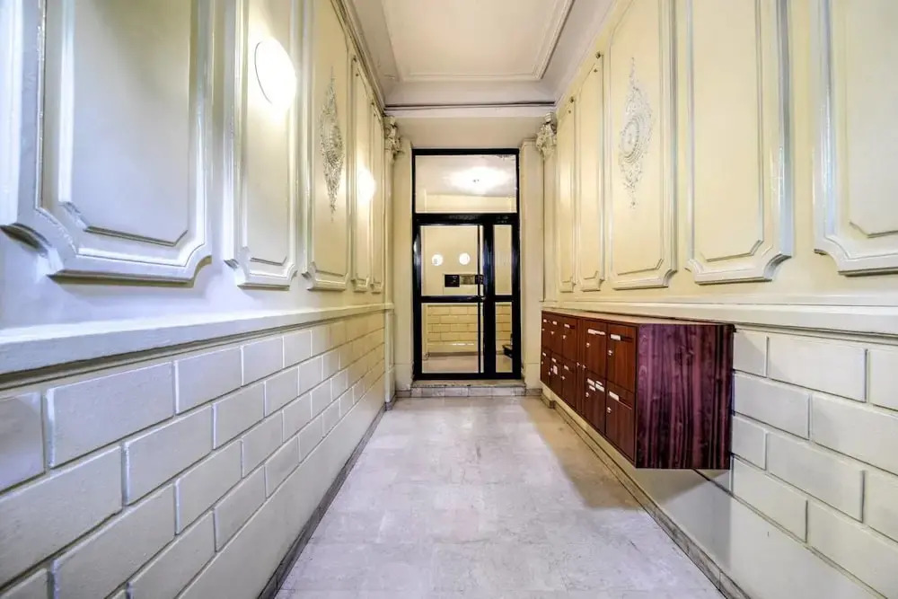 Rustic 3-bdr Family Apartment in Canal St. Martin