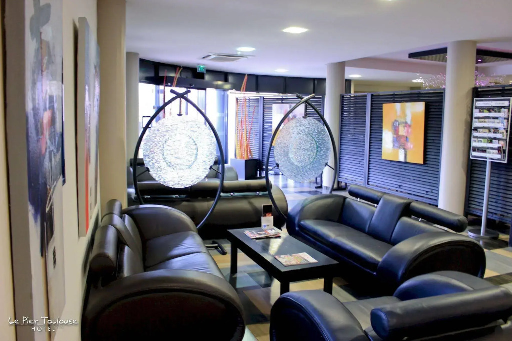 Le Pier Toulouse Hotel