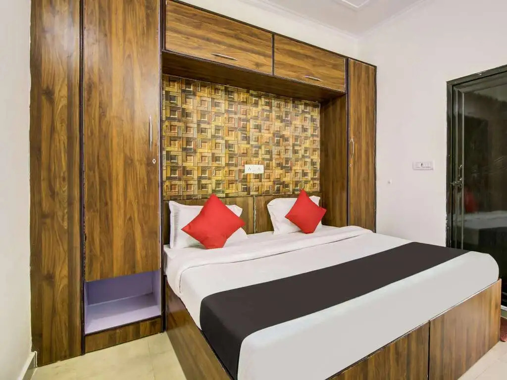 Avenue Spot by OYO Rooms