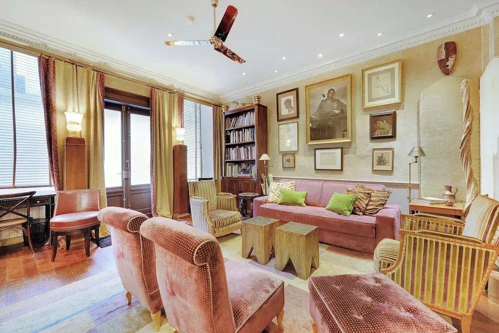 Historic Elegance in the Heart of Marais - 6p/2br