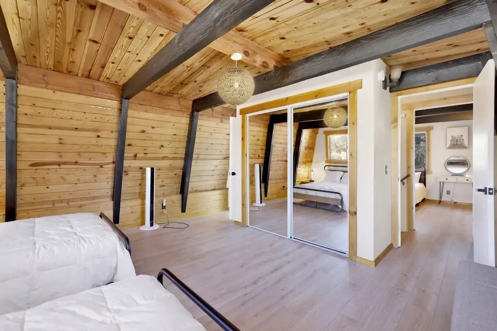2186-hackbear's Cabin 2 Bedroom Home by Redawning
