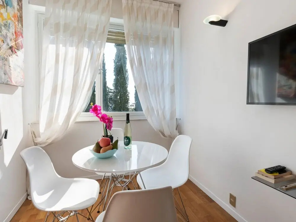 Pleasant Holiday Home in Gardone Riviera With Swimming Pool