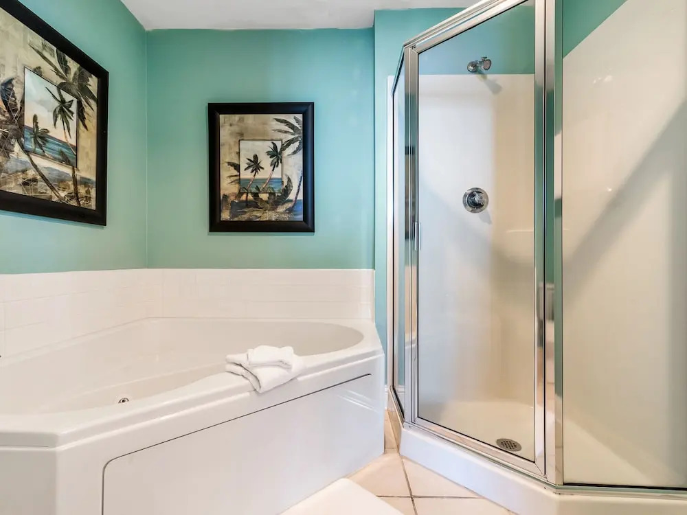 Lighthouse 1605 by Bender Vacation Rentals
