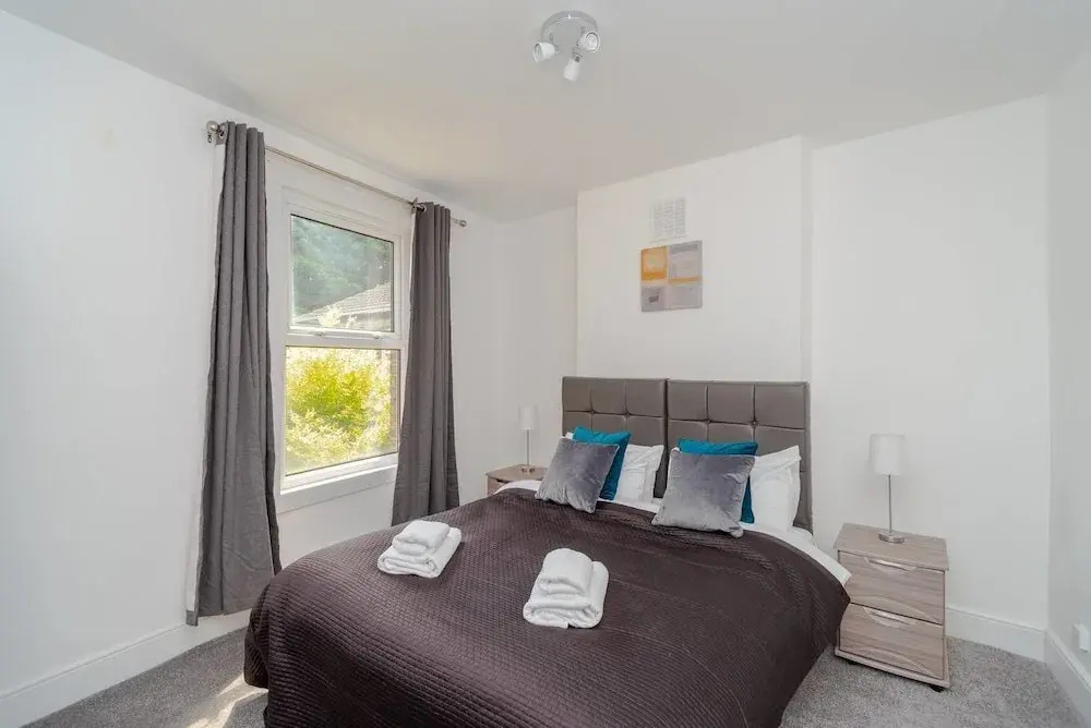 Bright 2 Bedroom Flat Easy Access to London Bridge
