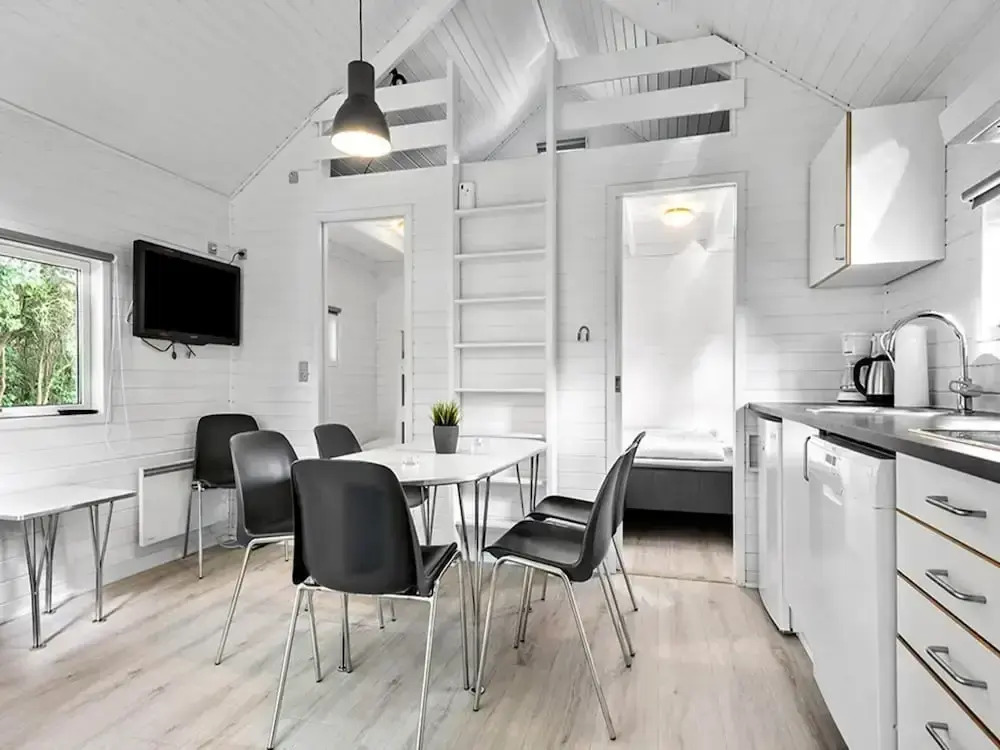 6 Person Holiday Park Home in Malling
