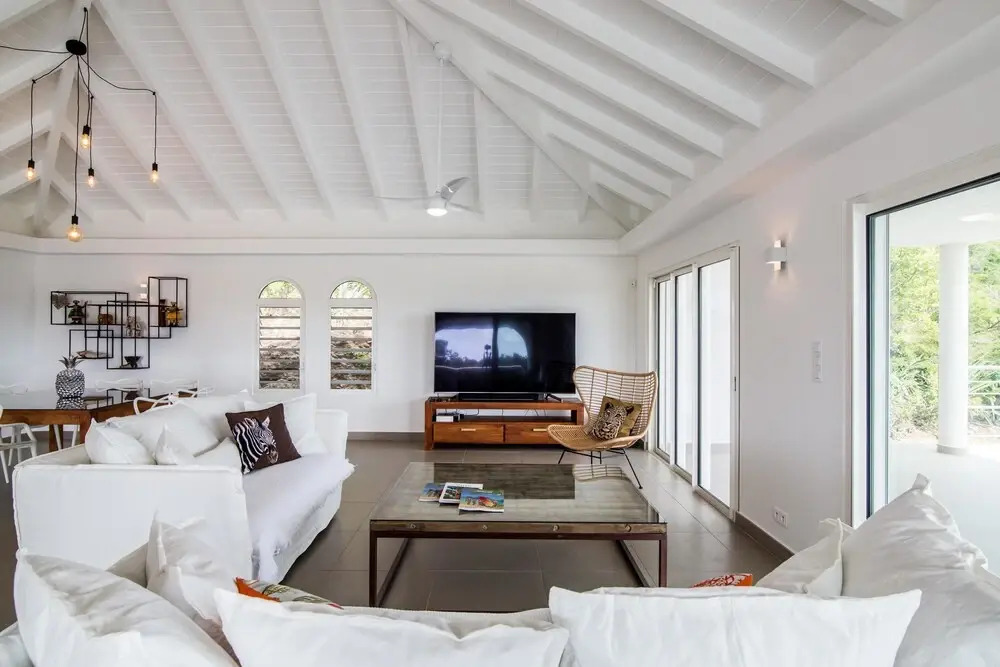 Exclusive Gated Area, Close to Beaches, Huge Pool, AC, Free Wifi, Perfect for Families !