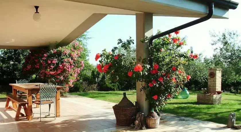 Villa Naira B&b