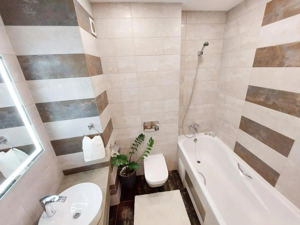 Monro Apartment