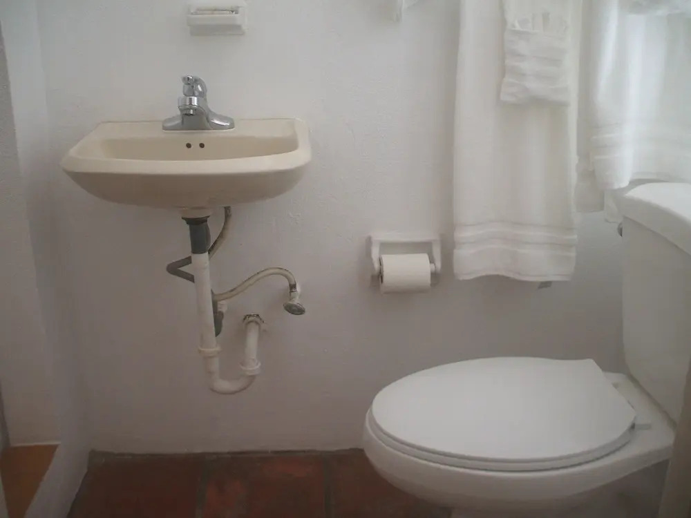 Trade Winds Restaurant & Guest House
