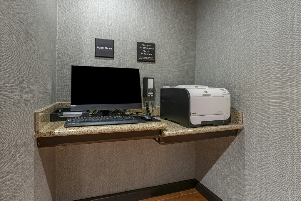 Hampton Inn & Suites Louisville East