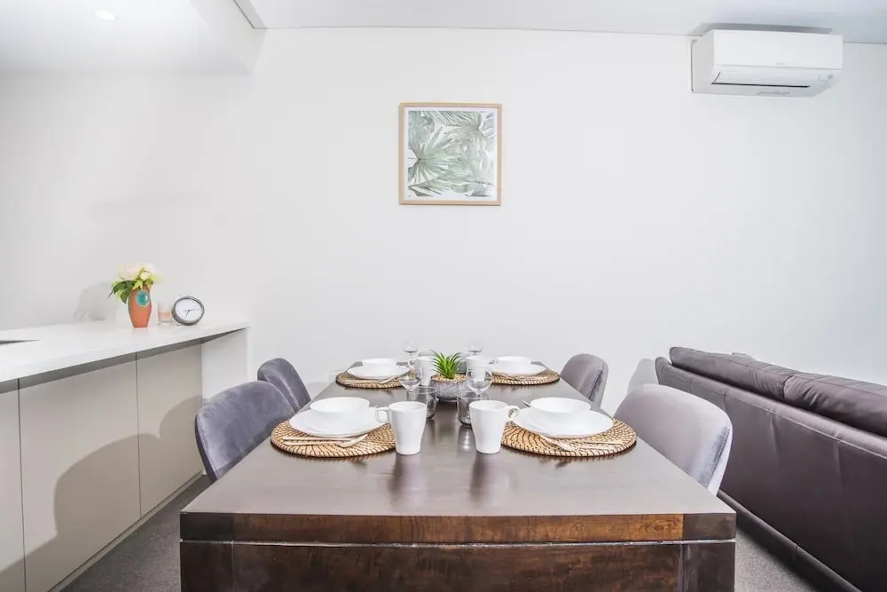 2bed1bath High-end APT at Olympic Parkviews+p