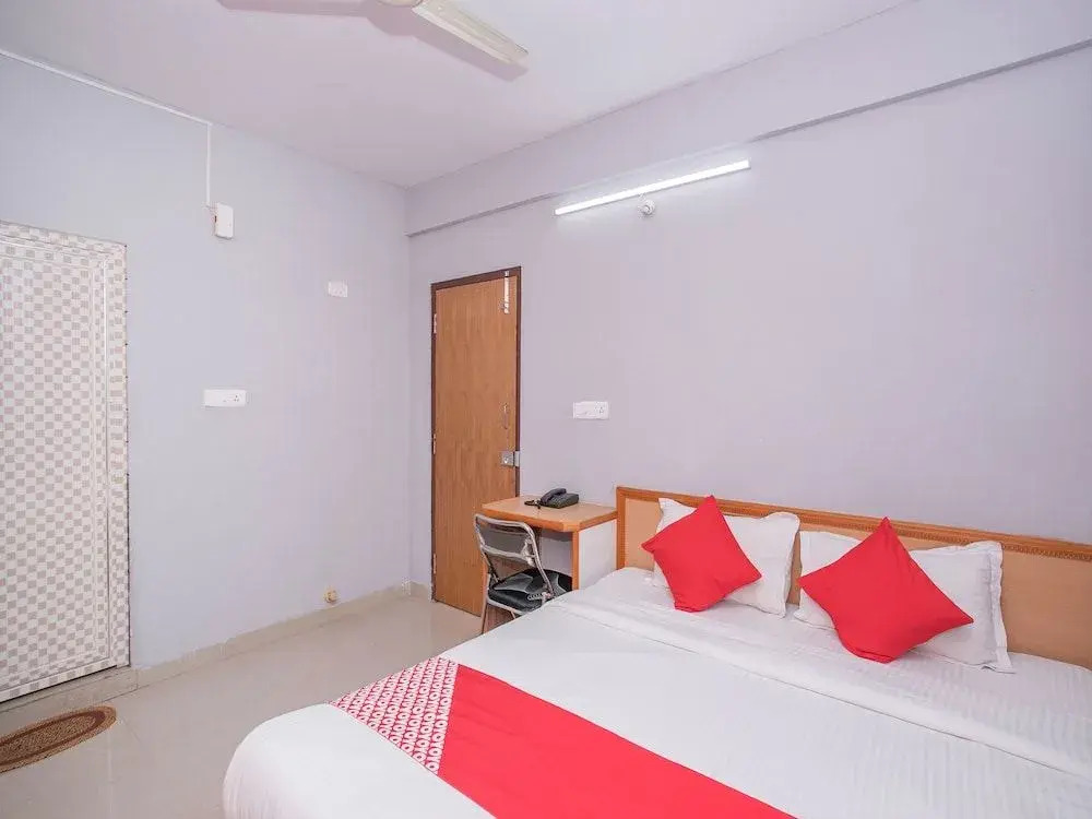 OYO 15016 Hotel City Plaza