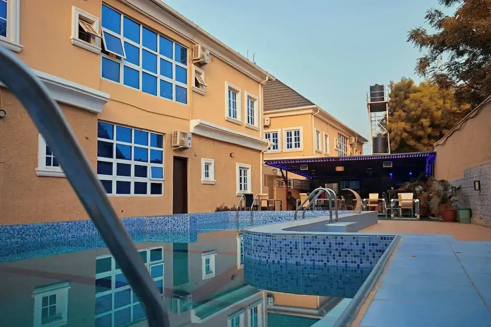 Apartment 550 Suites