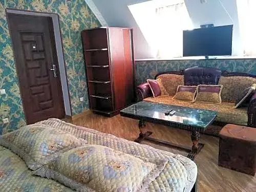 Hotel Edemi Castle