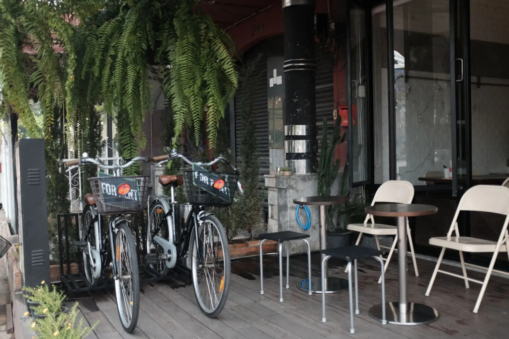 Box Hostel N Cafe